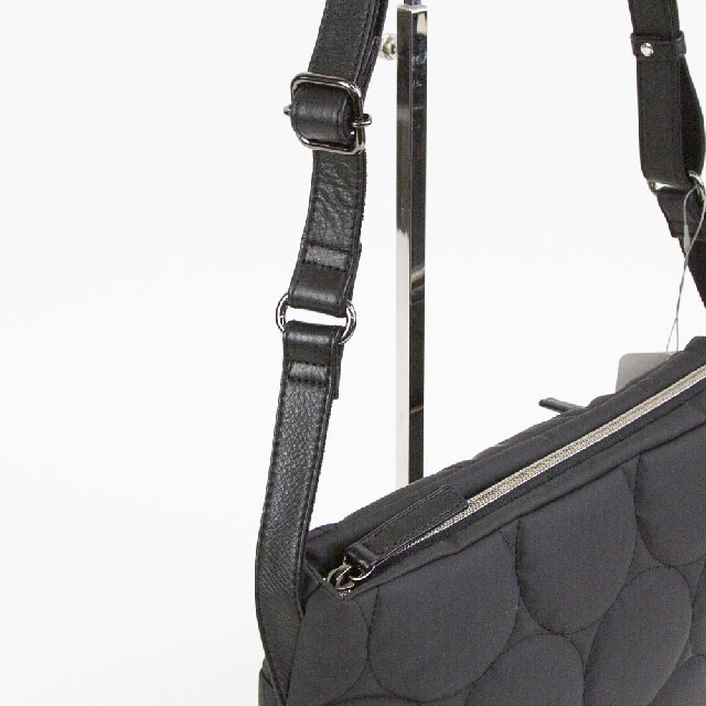 VIA DOAN　ヴィアドアン　Parrot　パロット　キルティングショルダーバッグ　1282-5