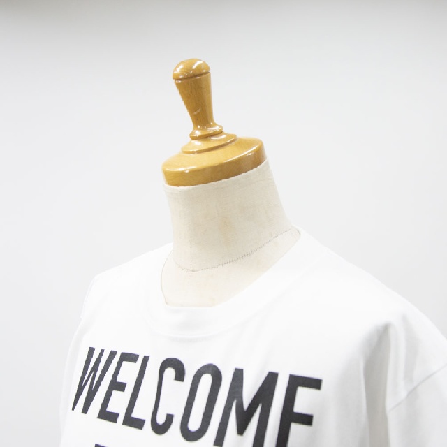 Thomas magpie トーマスマグパイ  ミニTシャツ “WELCOME TO THE INTERNATIONAL IMAGINATION FANCY STAY HOTEL CLUB” 2252871-5