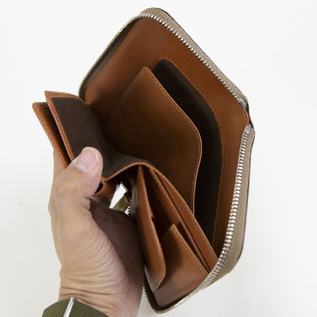 TRIALOGUE　トライアローグ　フォイル　ラウンド　ミドル財布　FO302-8