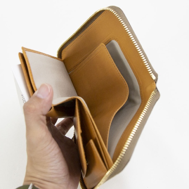 TRIALOGUE　CORMAR　トライアローグ　コルマール　ゴートレザー　ミドル財布　CM302-8