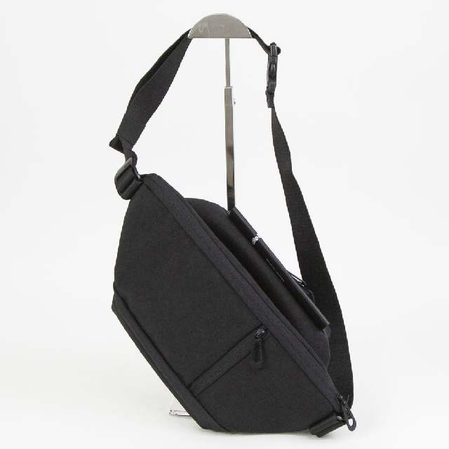 【8月8日新発売】　Cote&Ciel　コートエシエル　ISARAU CARBON　ボディバッグ　29200-0