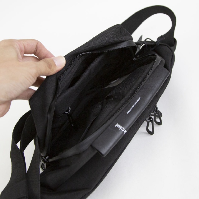 【8月8日新発売】　Cote&Ciel　コートエシエル　ISARAU CARBON　ボディバッグ　29200-9