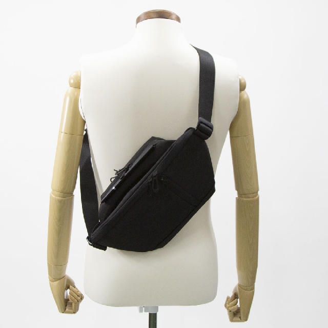 【8月8日新発売】　Cote&Ciel　コートエシエル　ISARAU CARBON　ボディバッグ　29200-11