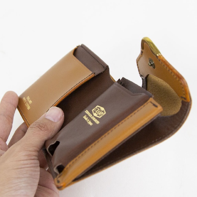 池之端銀革店　Cramp　クランプ　UKブライドルレザー　フロント金具　ギャルソンスリムウォレット　CR-928-12