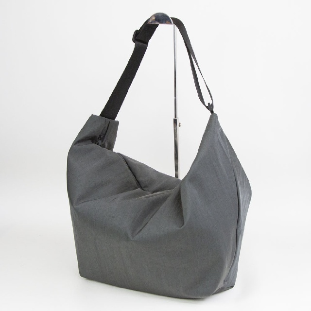 SML　STOMACH SHOULDERBAG(L)　エスエムエル　ストマックショルダーL　K905056-2