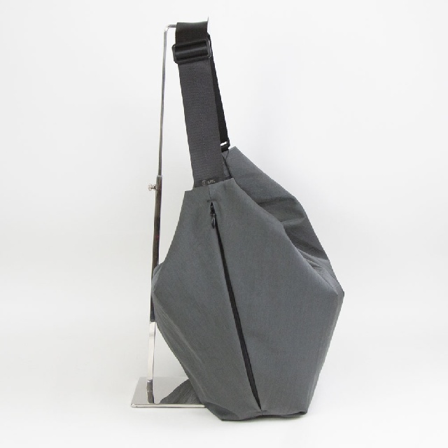 SML　STOMACH SHOULDERBAG(L)　エスエムエル　ストマックショルダーL　K905056-5
