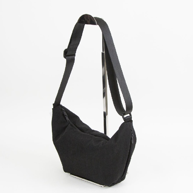 SML　STOMACH SHOULDERBAG(S)　エスエムエル　ストマックショルダーS　K905058-1