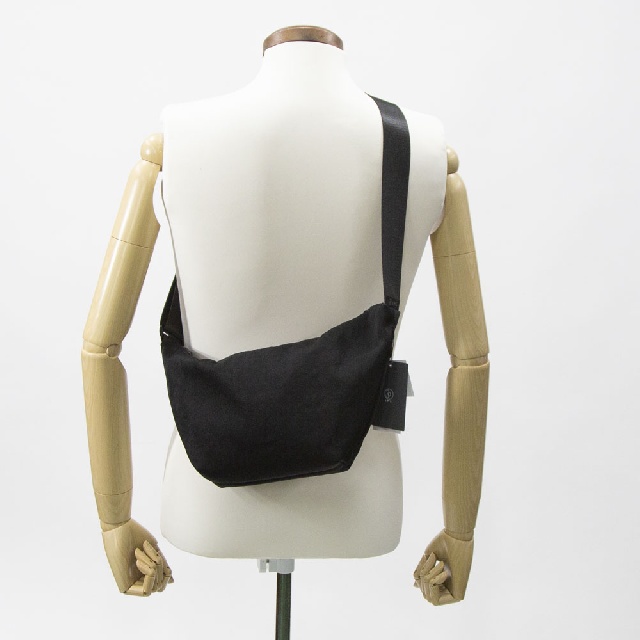 SML　STOMACH SHOULDERBAG(S)　エスエムエル　ストマックショルダーS　K905058-14