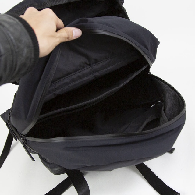 K-3B　ケースリビー　バーニーズ ニューヨーク別注　軽量レインシェルバックパック　703-M3L-14