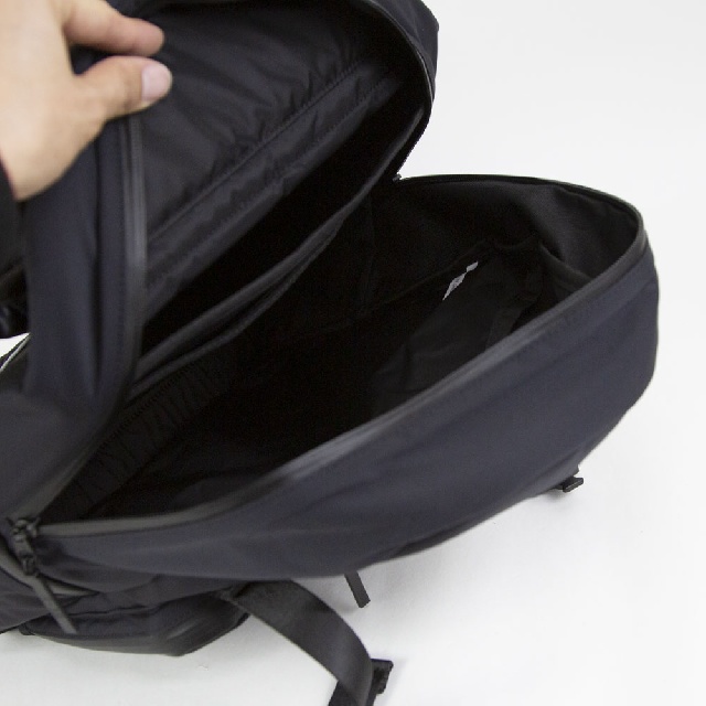 K-3B　ケースリビー　バーニーズ ニューヨーク別注　軽量レインシェルバックパック　703-M3L-15