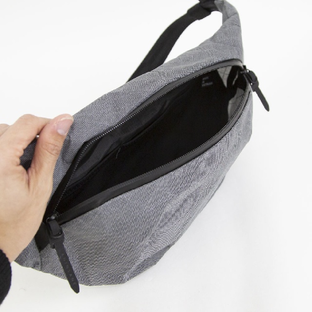 ANINSANE　ULTRA BODY BAG　アンインセイン　ウルトラ ボディー バッグ　UL04-8