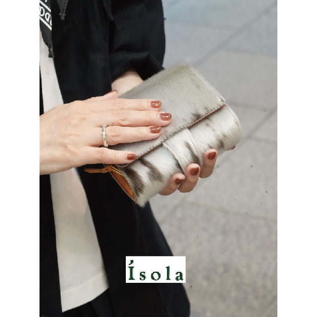isola　アイソラ　アザラシ　カプリ　コロコロ ミドル財布　2208-9