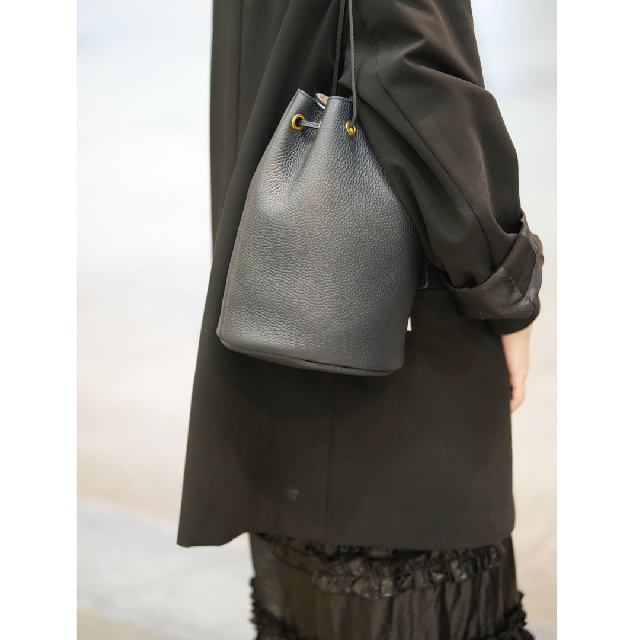 FELISI　フェリージ　レザー　ドローストリングバッグ　20/87/1/LD-11