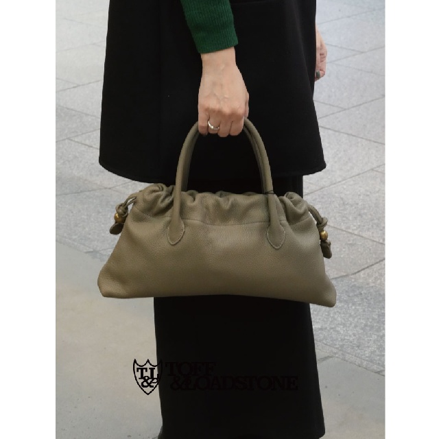 TOFF & LOADSTONE　トフアンドロードストーン　シュシュ　シュリンクレザー　ハンドバッグ　R97-81550-10