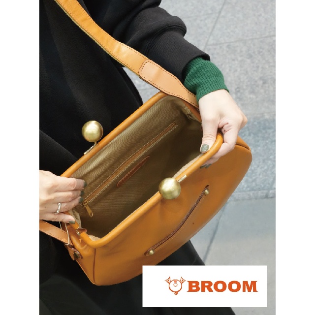 【Recommend item】BROOM　ブルーム　がま口　レザー ショルダー　26028-33-17