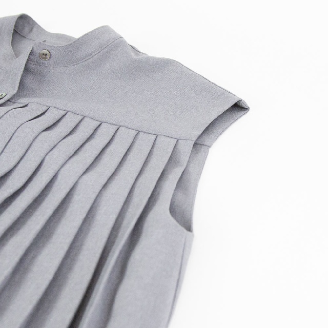 MIDIUMISOLID　ミディウミソリッド　アシンメトリープリーツノースリーブワンピース　1-15211161-10