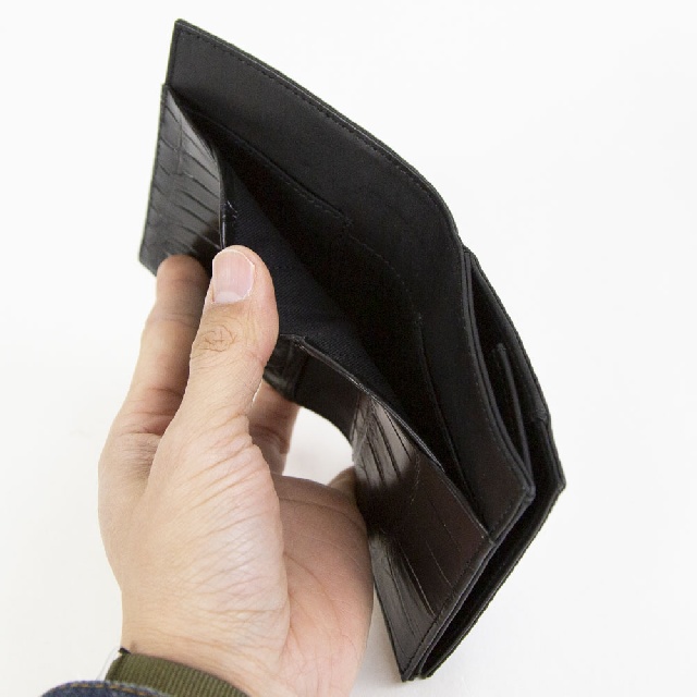ESPECIAL　エスペシャル　クロコ　折財布　GCR-8503-8