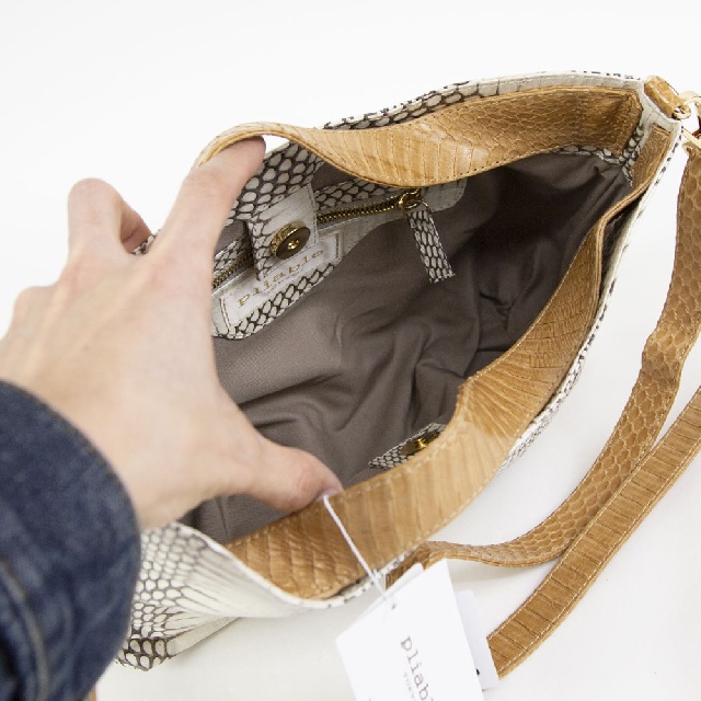 PLIABLE　プライアブル　コブラ革　ショルダーバッグ　25-C259-8