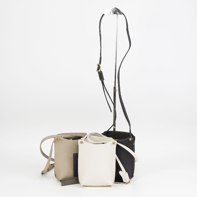 TOFF & LOADSTONE　トフアンドロードストーン　クープ ライトシュリンク 縦ショルダー バッグ　S46-81510