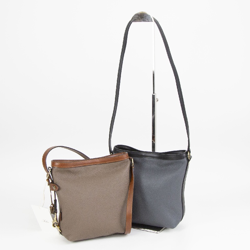 【数量限定】FELISI Ferraresi　フェリージ　フェラレージ　レザーショルダーバッグ　25/41/LD+A