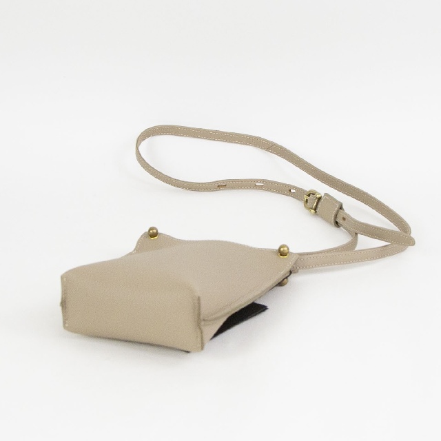 TOFF & LOADSTONE　トフアンドロードストーン　クープ ライトシュリンク 縦ショルダー バッグ　S46-81510-7