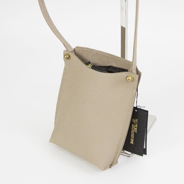 TOFF & LOADSTONE　トフアンドロードストーン　クープ ライトシュリンク 縦ショルダー バッグ　S46-81510-9