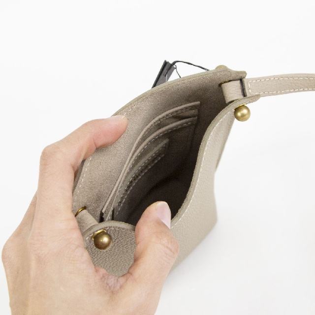 TOFF & LOADSTONE　トフアンドロードストーン　クープ ライトシュリンク 縦ショルダー バッグ　S46-81510-10