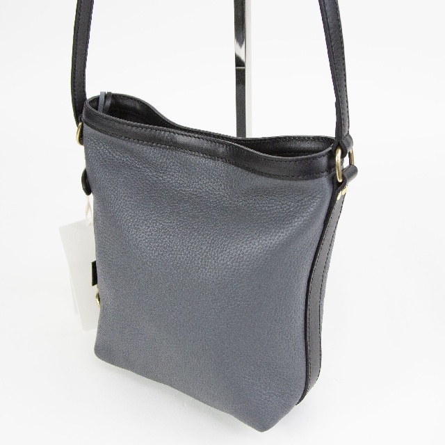 【数量限定】FELISI Ferraresi　フェリージ　フェラレージ　レザーショルダーバッグ　25/41/LD+A-8