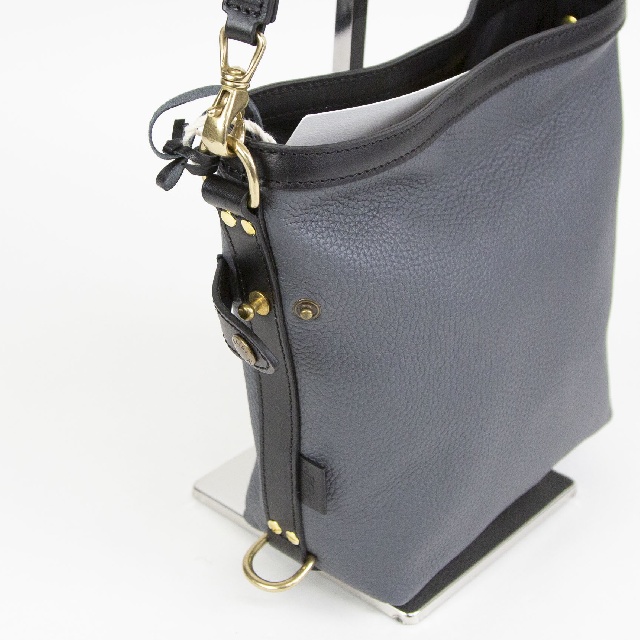 【数量限定】FELISI Ferraresi　フェリージ　フェラレージ　レザーショルダーバッグ　25/41/LD+A-10