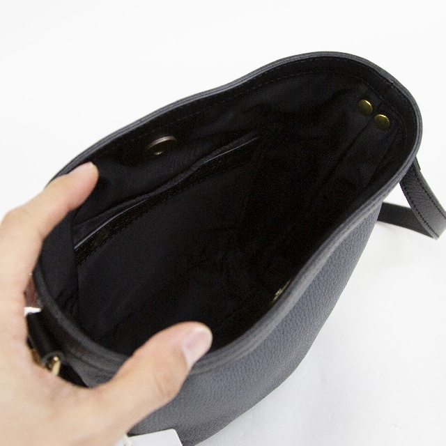 【数量限定】FELISI Ferraresi　フェリージ　フェラレージ　レザーショルダーバッグ　25/41/LD+A-11